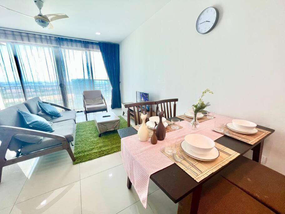 T3 1-10 Pax Trefoil 2Room Setia Alam Cozy Home Wifi Tv 外观 照片